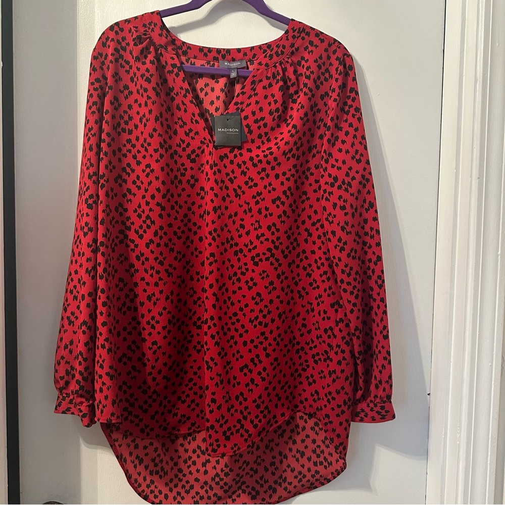 Madison NWT Size Large blouse